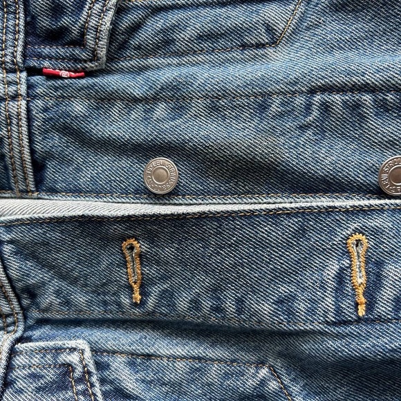 Levi's Classic Blue Denim Jacket - Picture 2 of 5